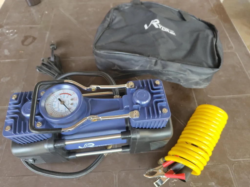 پمپ باد فندکی ویوارکس VR1206ACT کیف دار